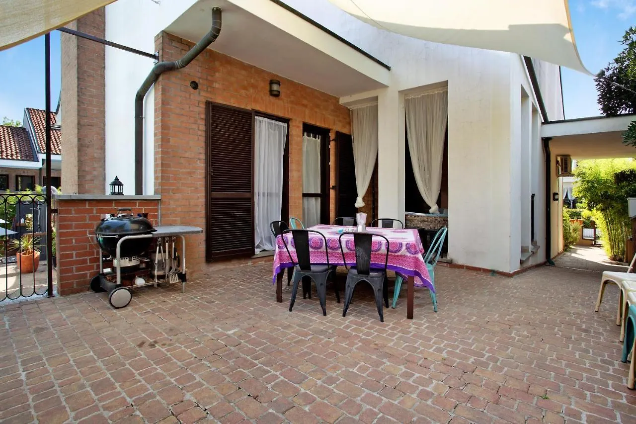 Villa La Palmetta Peschiera Borromeo 0*,  Italy